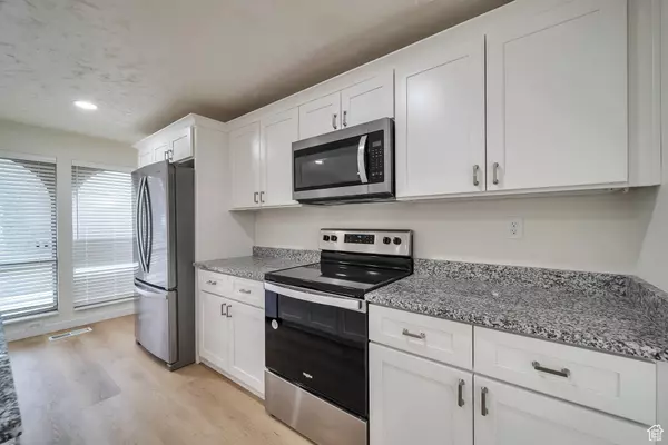 South Jordan, UT 84009,4195 W KIRKCALDY CIR S