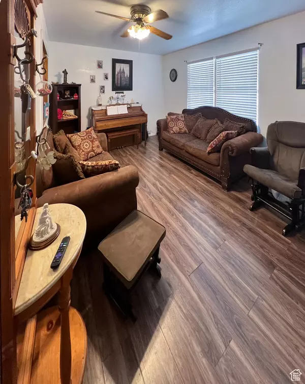 Castle Dale, UT 84513,20 E 970 N