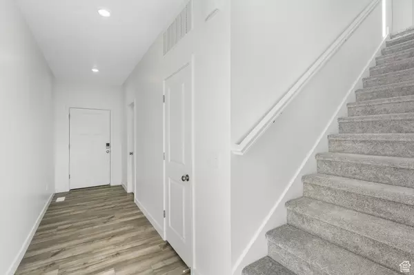 Saratoga Springs, UT 84045,1443 W ROYAL CLOAK DR #1333