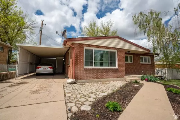 Roy, UT 84067,3839 S 2050 W