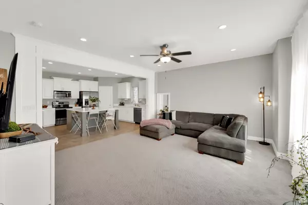 Eagle Mountain, UT 84005,3632 E SAPPHIRE CREEK LN N #318