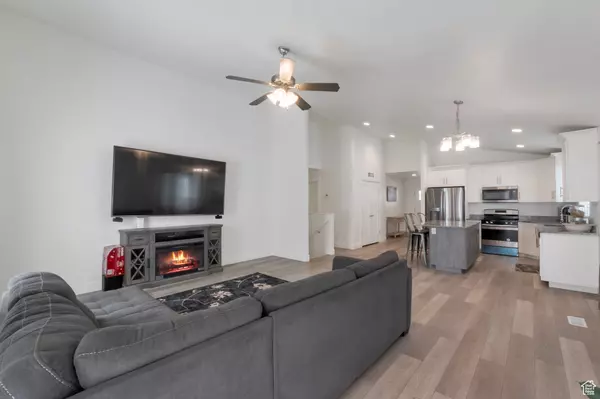 Eagle Mountain, UT 84005,1822 E MAGNOLIA CIR #427