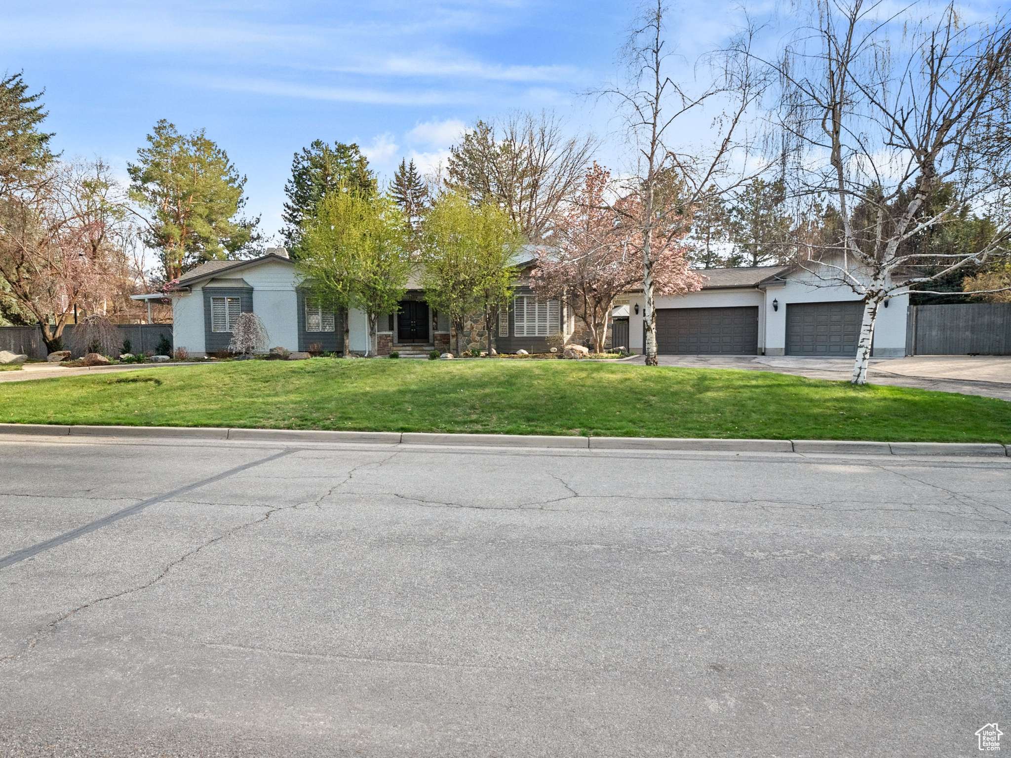 1850 E COTTONWOOD CLUB DR, Holladay, UT 84117