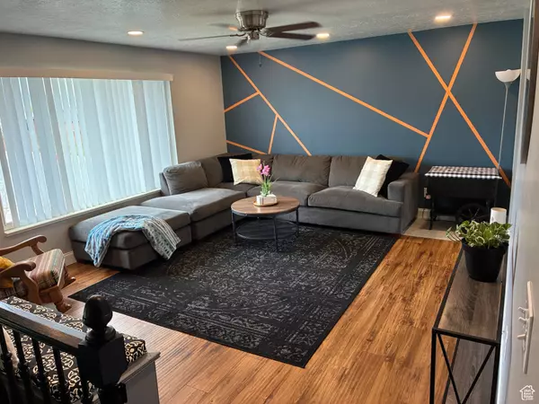 Layton, UT 84041,289 E 900 S