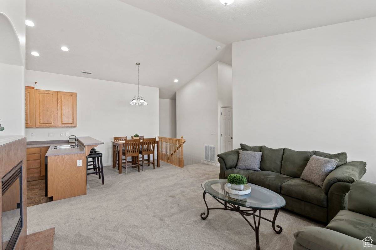 West Jordan, UT 84081,6351 W TRAVELER LN