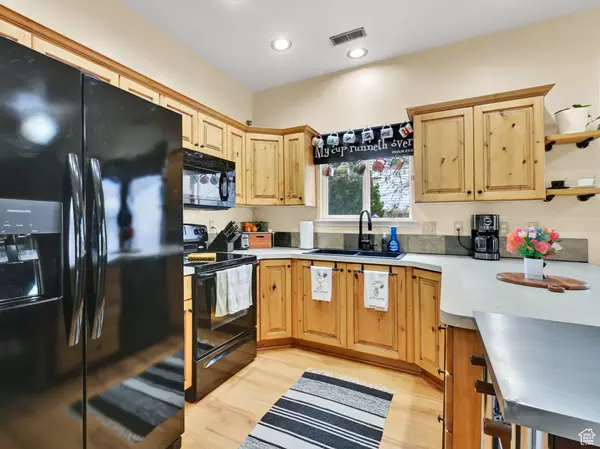 South Weber, UT 84405,7422 S SHAY LN E