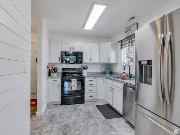 Spanish Fork, UT 84660,867 W 60 N