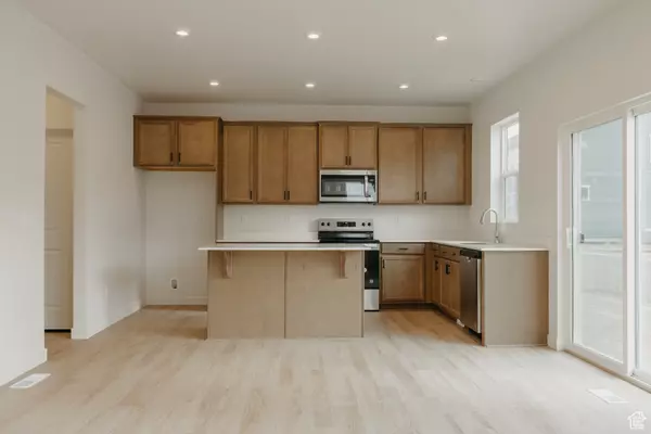 Eagle Mountain, UT 84005,3640 N STALLION ST #347