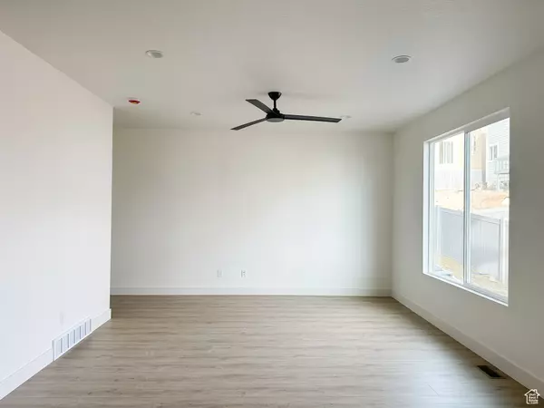 Lehi, UT 84043,999 W MOUNTAIN HOLLOW WAY #314