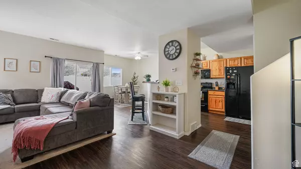 West Jordan, UT 84081,6661 W MERLOT WAY