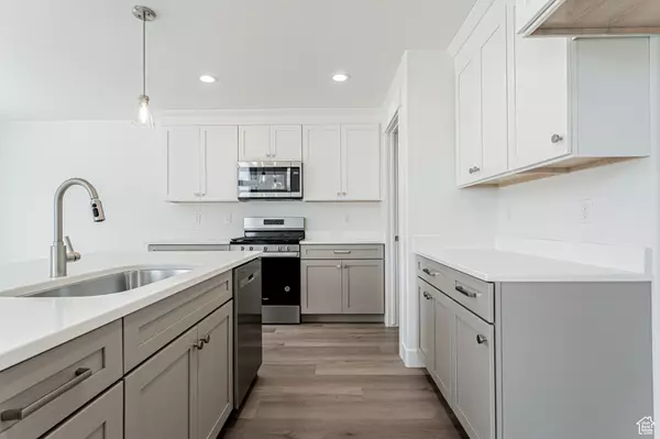 Lehi, UT 84043,3687 W 950 N #221