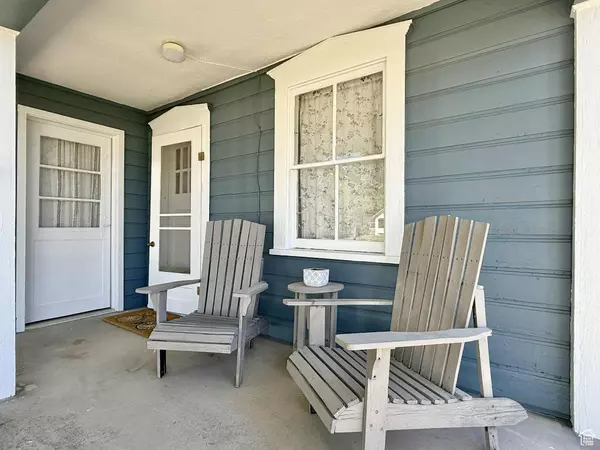 Vernal, UT 84078,152 N 400 E