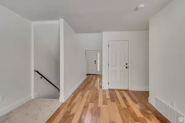 Bountiful, UT 84010,2074 S ORCHARD DR