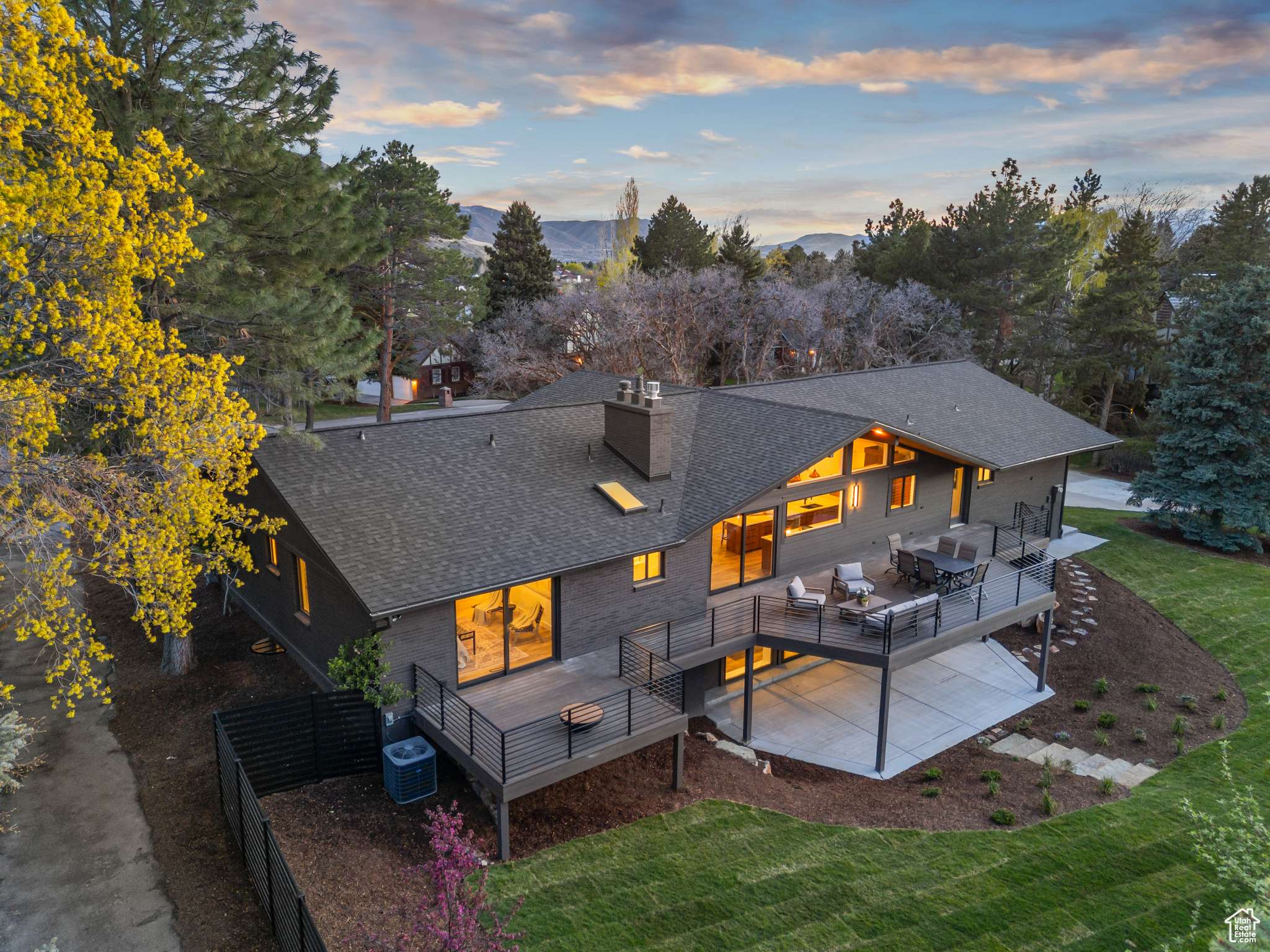 Sandy, UT 84092,20 E WINDSONG LN