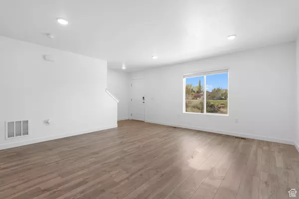 Stansbury Park, UT 84074,580 HAL ST