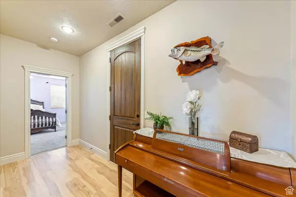 Ivins, UT 84738,388 E 1060 S