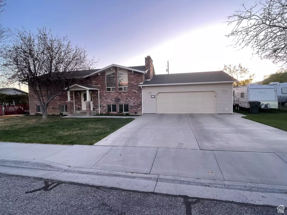 Ferron, UT 84523,160 S BOWDEN LN