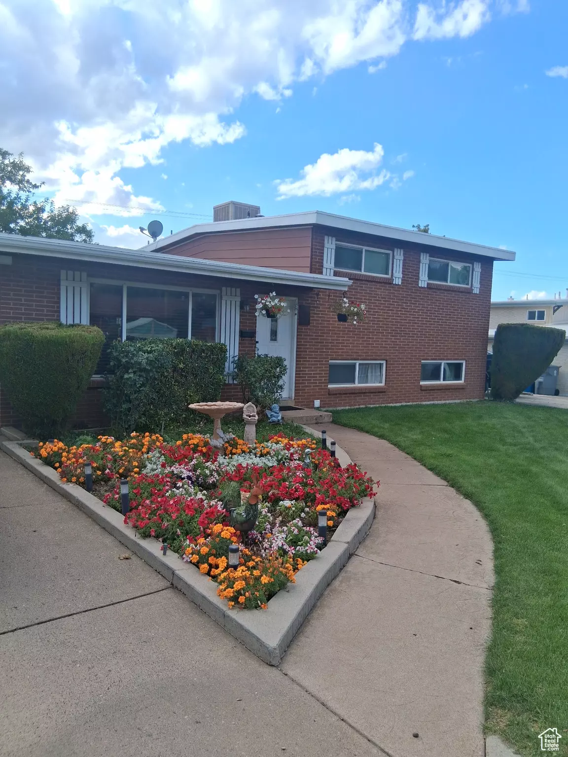 South Ogden, UT 84405,5393 S 700 E