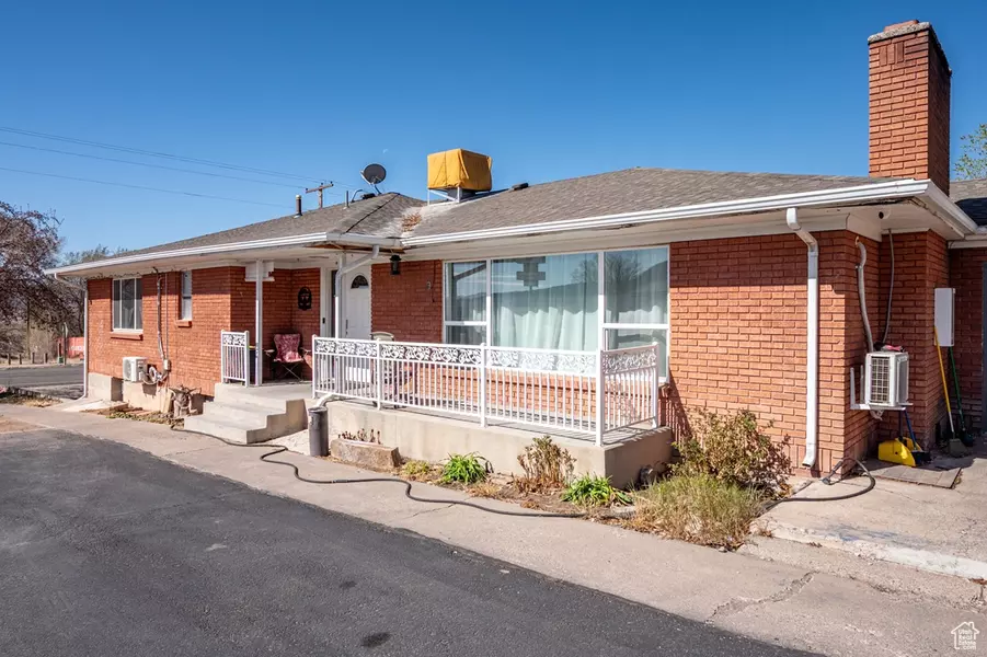 63 E MAIN, Bicknell, UT 84715