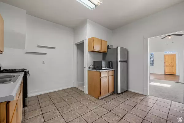 Salt Lake City, UT 84111,779 S 400 E