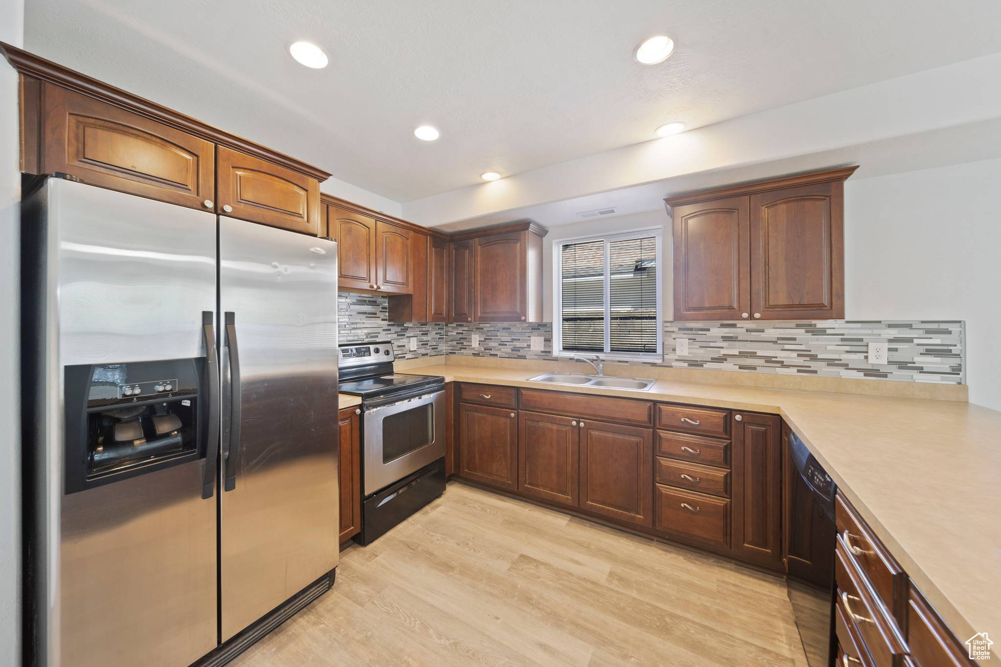 Magna, UT 84044,3056 S 9000 W