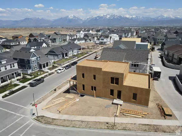 South Jordan, UT 84009,7093 W GRANBURY DR S #255
