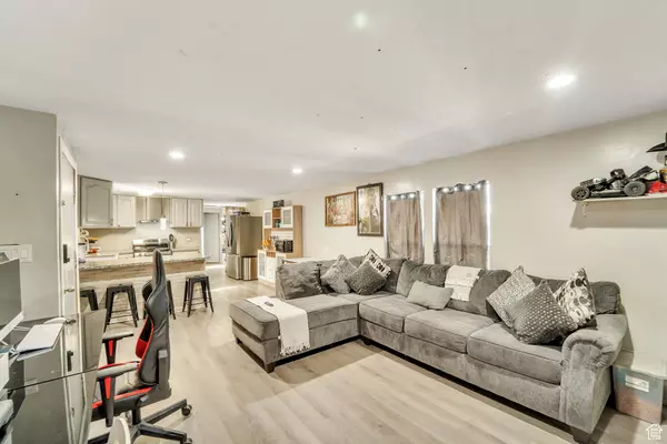 West Jordan, UT 84088,8400 S 4000 W #93