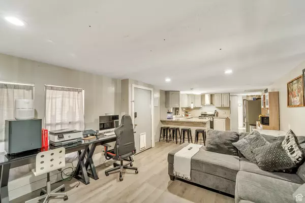 West Jordan, UT 84088,8400 S 4000 W #93
