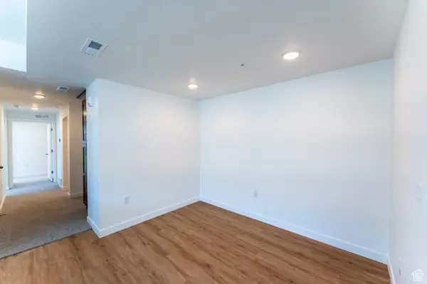 Midvale, UT 84047,718 W BLUE MAGIC LN S #S204