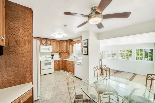 Sandy, UT 84094,9692 S MUMFORD DR