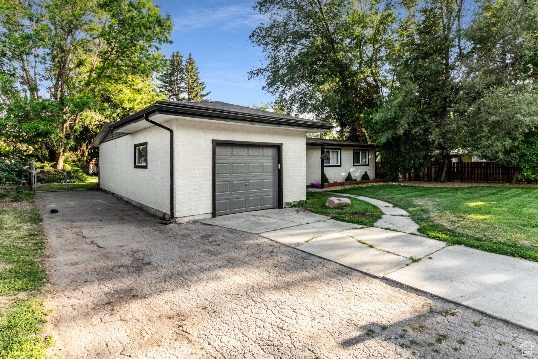 Murray, UT 84107,602 E 5600 S