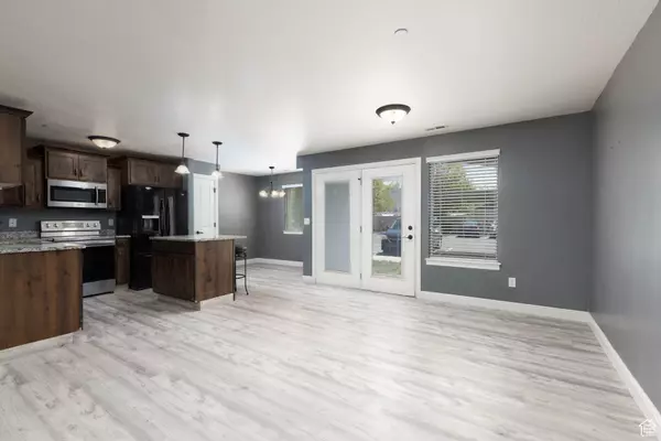 Layton, UT 84041,917 S MAIN ST #D