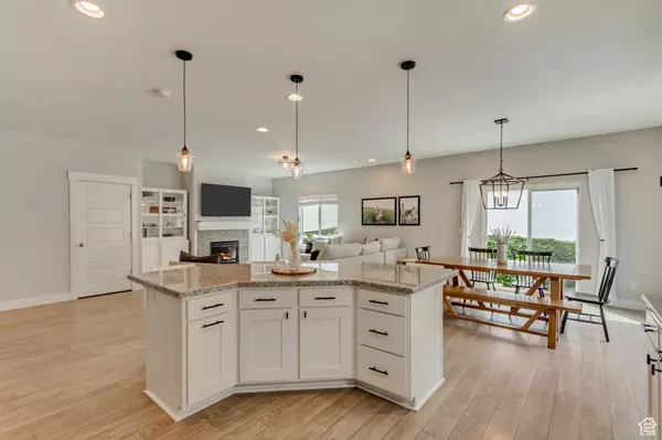 North Salt Lake, UT 84054,238 E HILLCREST WAY