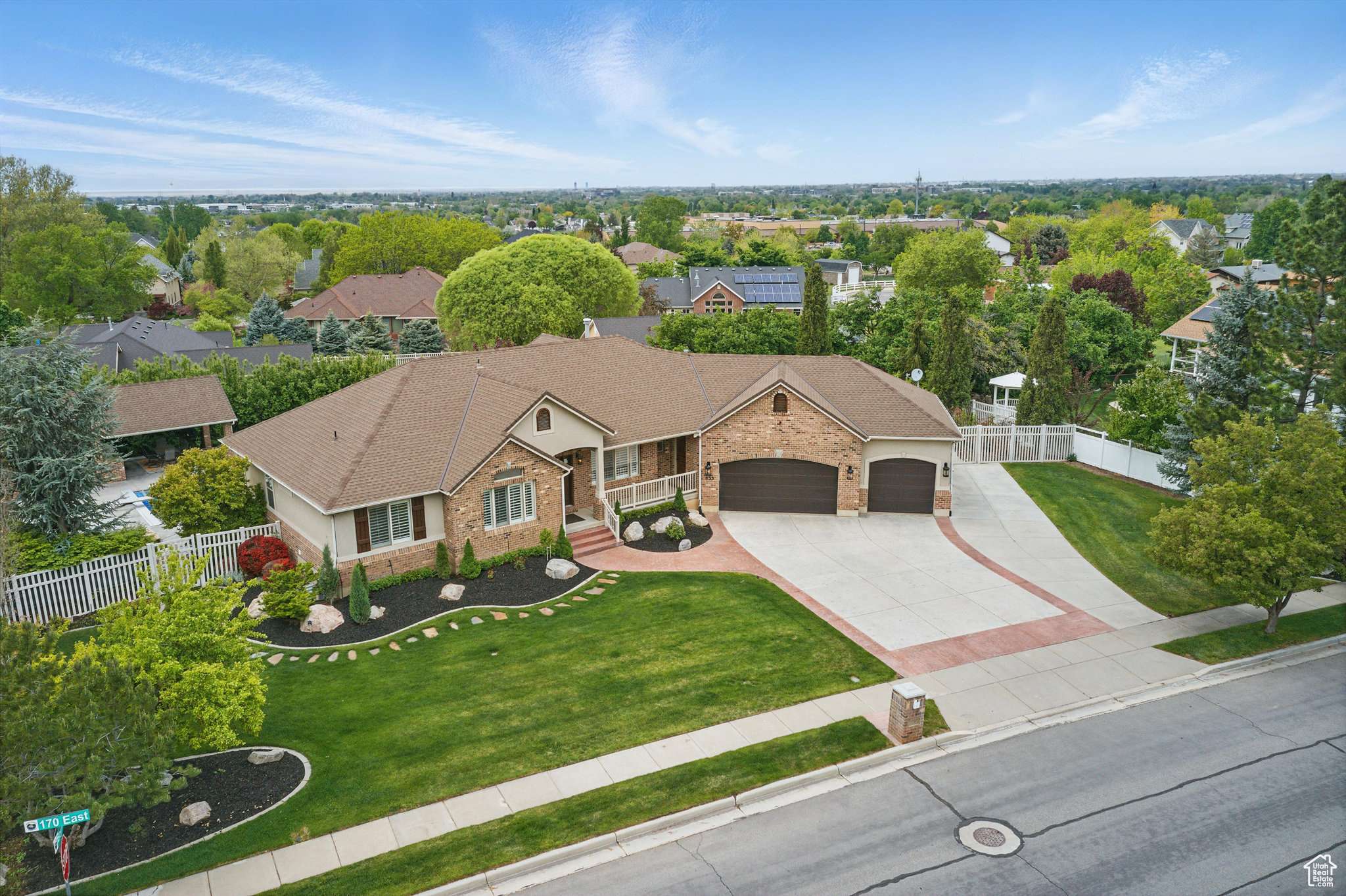 Kaysville, UT 84037,833 N 170 E