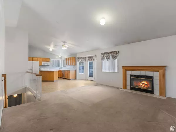 West Valley City, UT 84118,6189 W DEER SPRINGS LN S