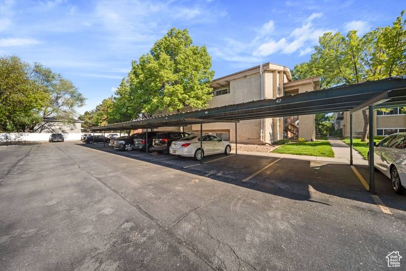 West Jordan, UT 84084,1805 W 7600 S #D204