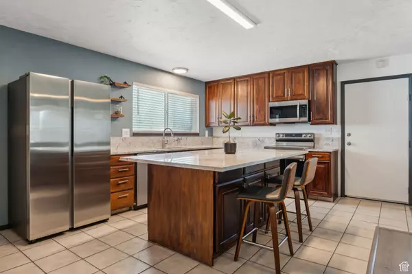 Salt Lake City, UT 84116,573 N 1100 W