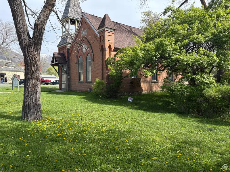 80 E CENTER ST ST, Kaysville, UT 84037