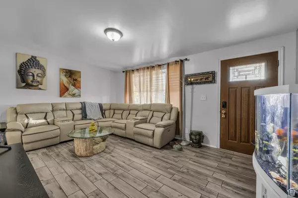 North Salt Lake, UT 84054,366 N 175 E