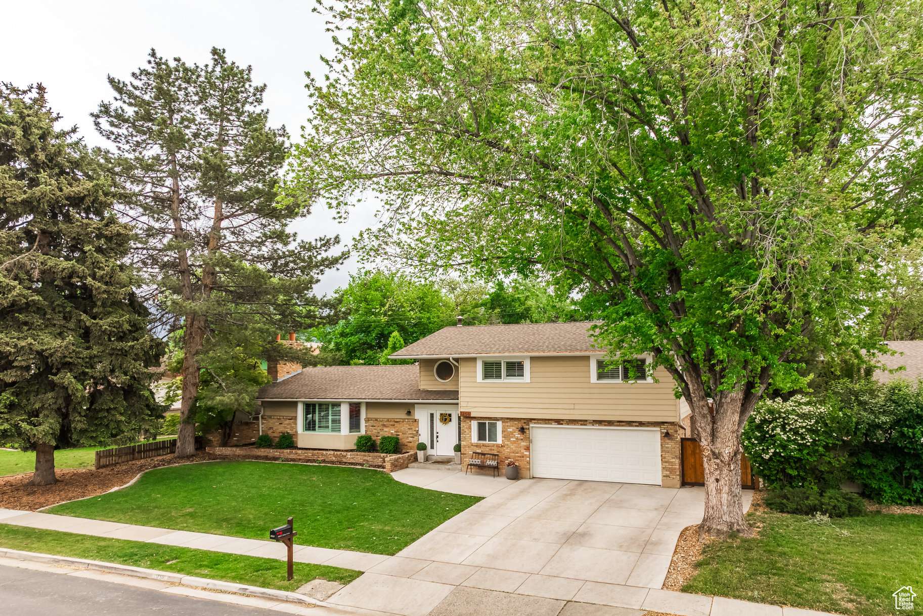 1256 E DARBY CIR S, Murray, UT 84117
