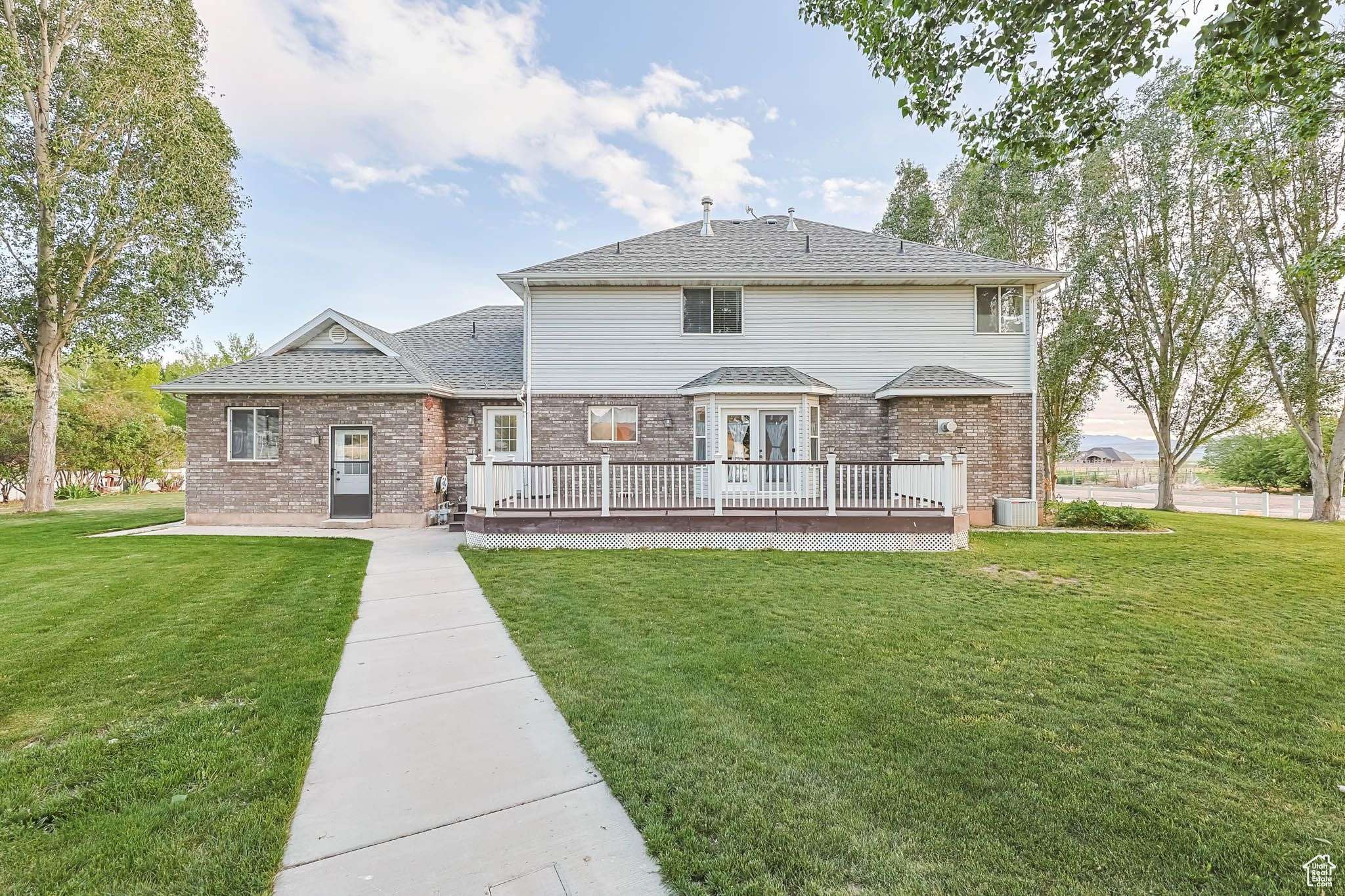 Levan, UT 84639,280 W 500 S