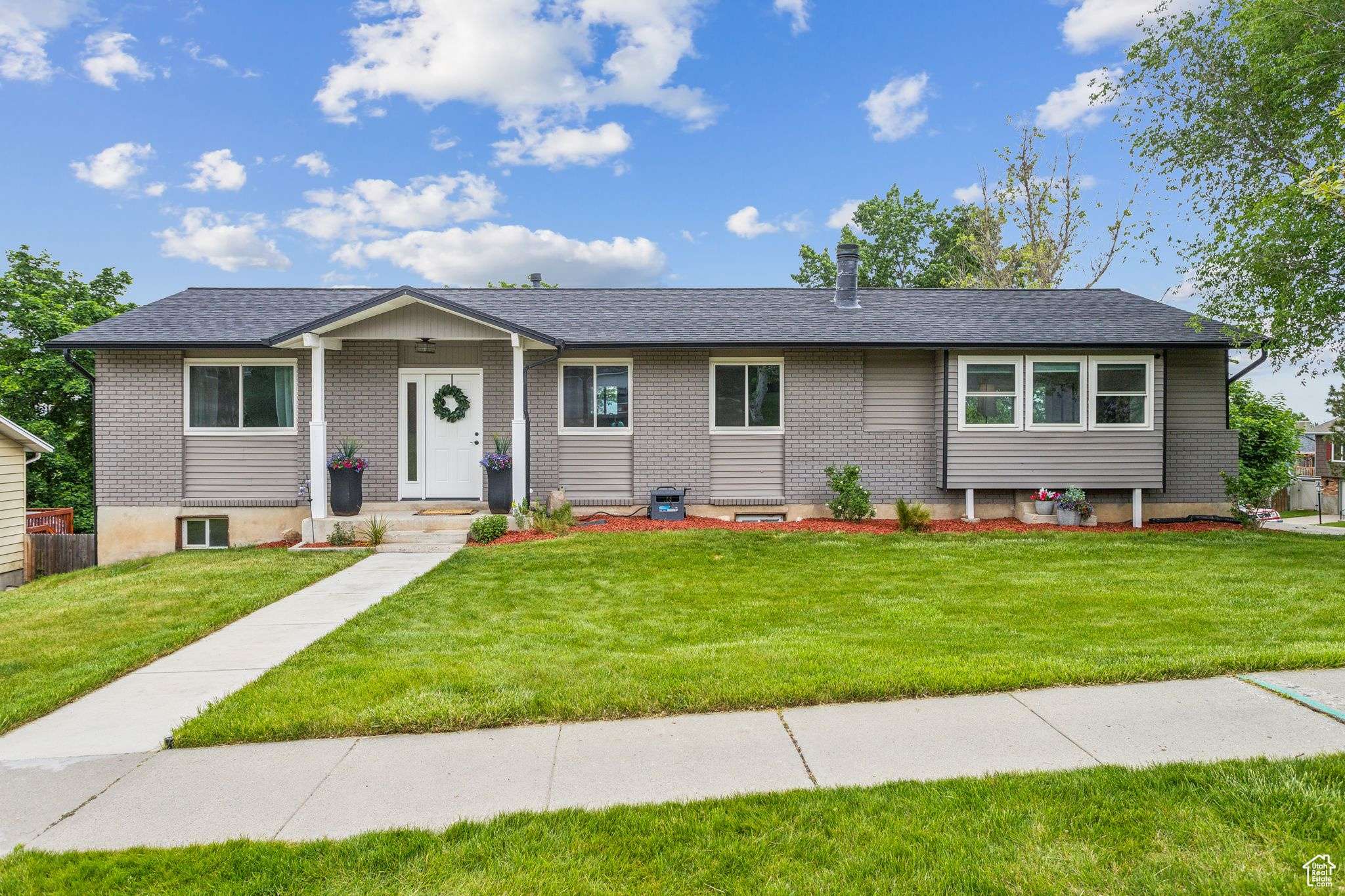 Sandy, UT 84094,11842 S ELM RIDGE RD E