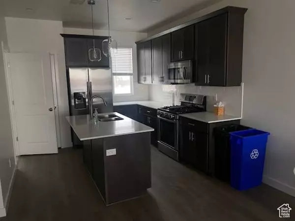 South Jordan, UT 84009,5841 W LAKE AVE