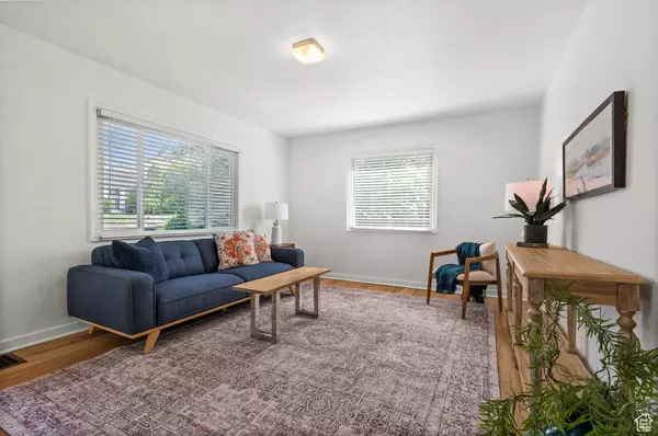 Salt Lake City, UT 84109,2574 E ELM AVE S