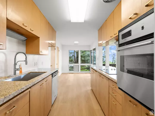 Salt Lake City, UT 84109,2110 S BELAIRE DR