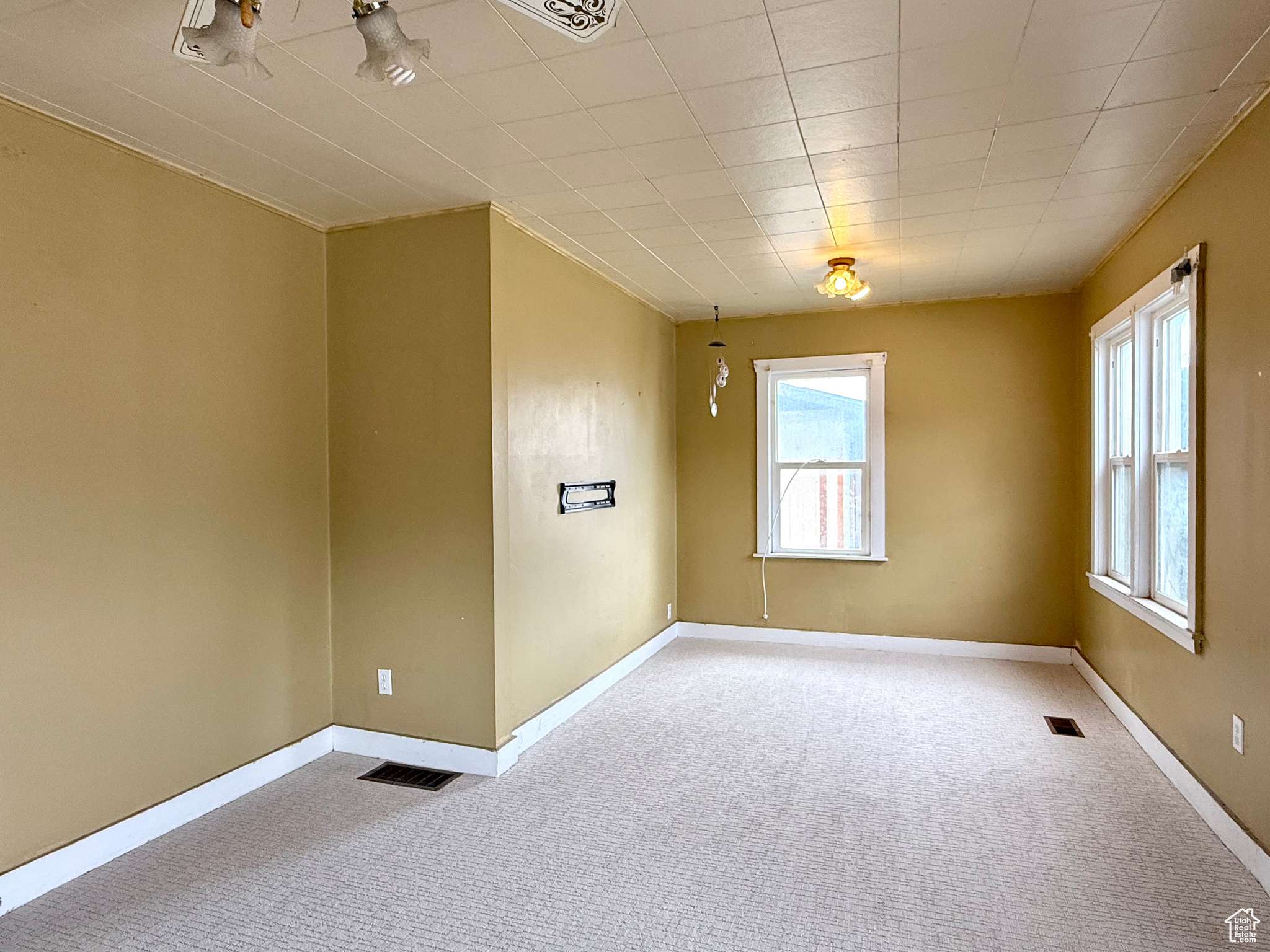 Brigham City, UT 84302,117 W 200 N