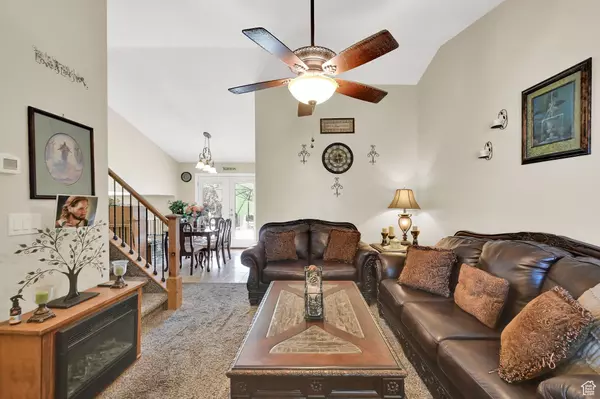 Clinton, UT 84015,2182 N 850 W