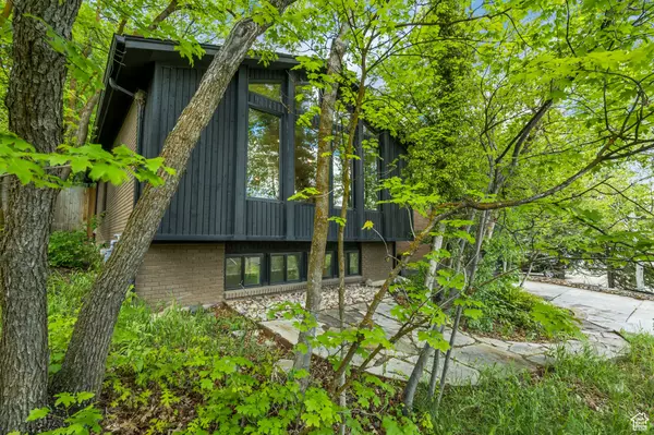 2634 S CAVE HOLLOW WAY, Bountiful, UT 84010