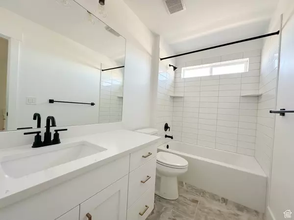 Herriman, UT 84096,6976 W HAZEL OAK CT #226