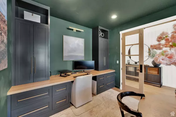 Kaysville, UT 84037,127 N 100 W